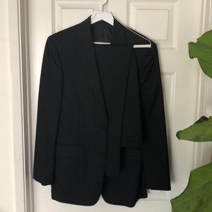 2 Piece Wd Pin Stripe 38R suit by J Varvatos USA